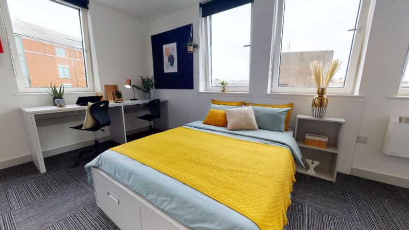 iQ Newland House