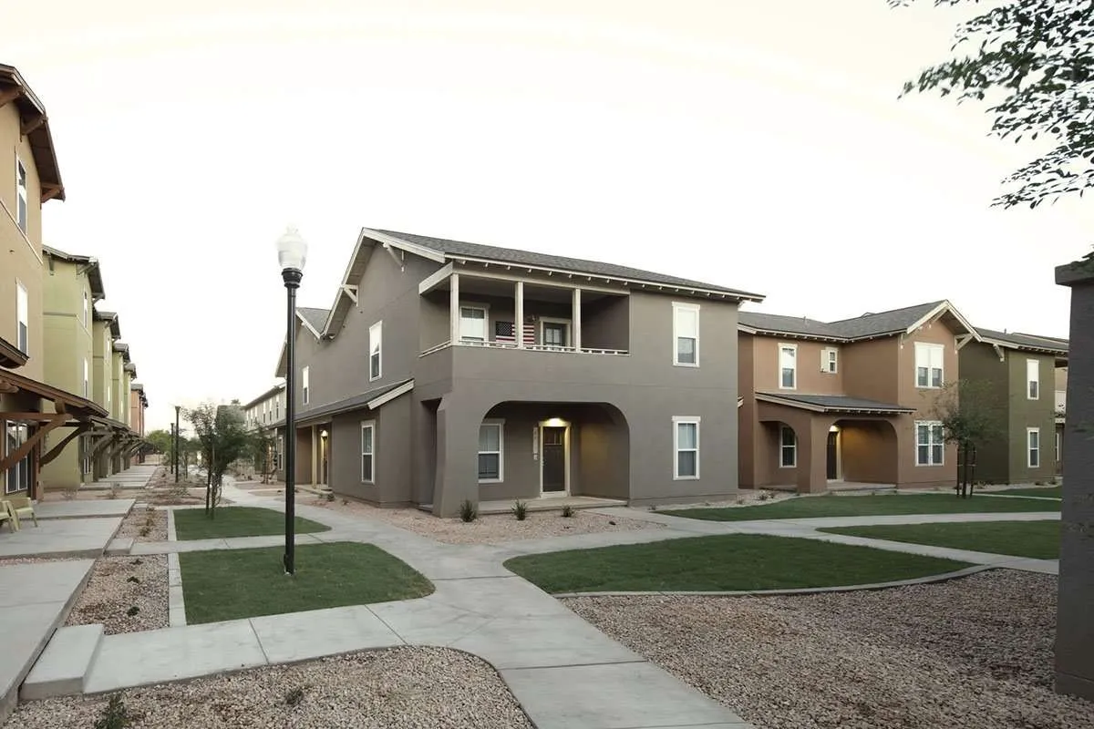 Redpoint Tempe Apartments Student Housing UL