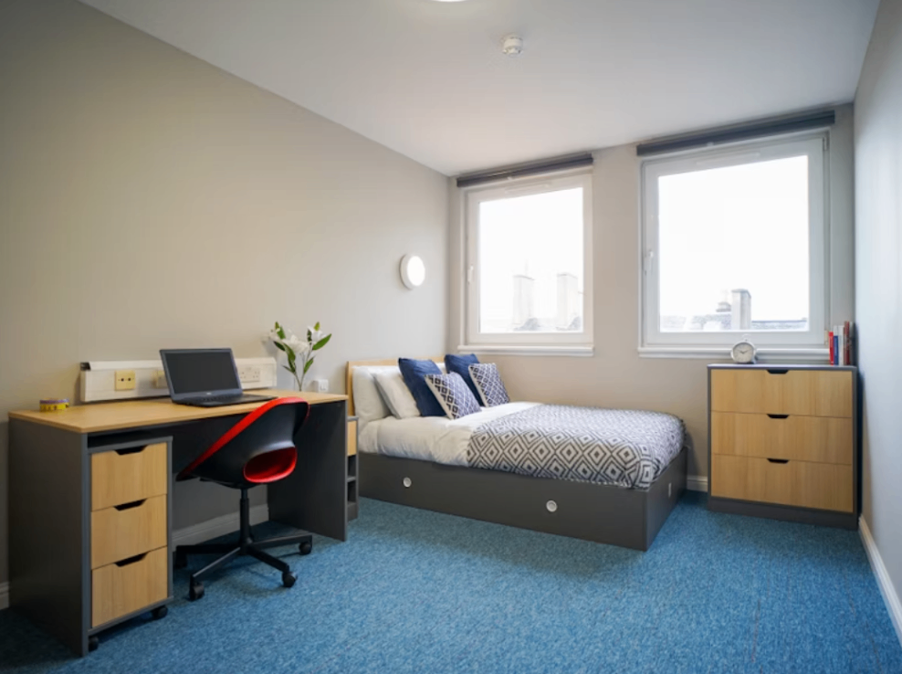 8 Roxburgh