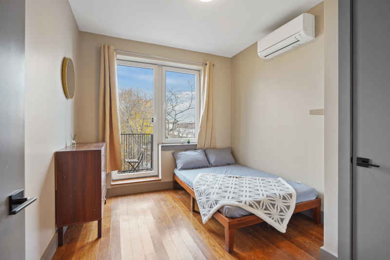 Student near Kingsborough Community College