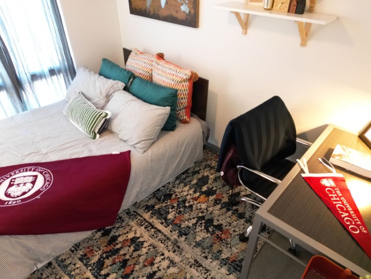 Student near Chicago State University