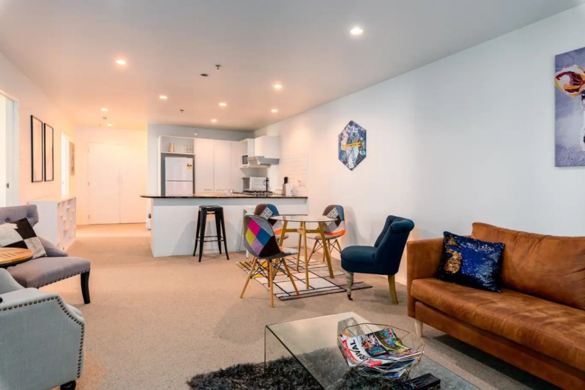 196 Hobson Street