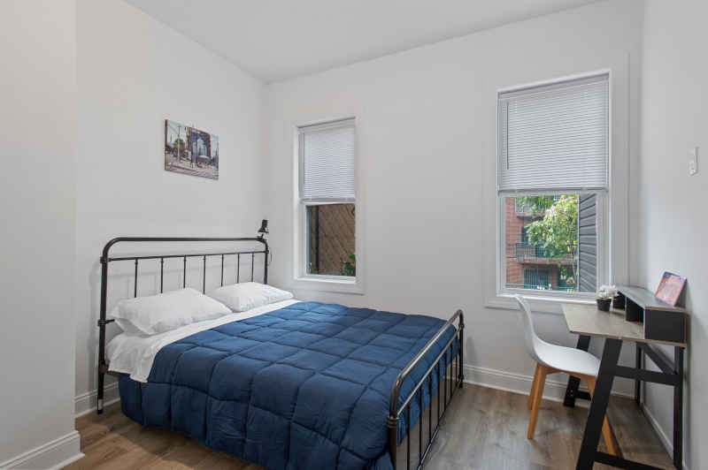 Williamsburg Meserole Home New York | Student Housing