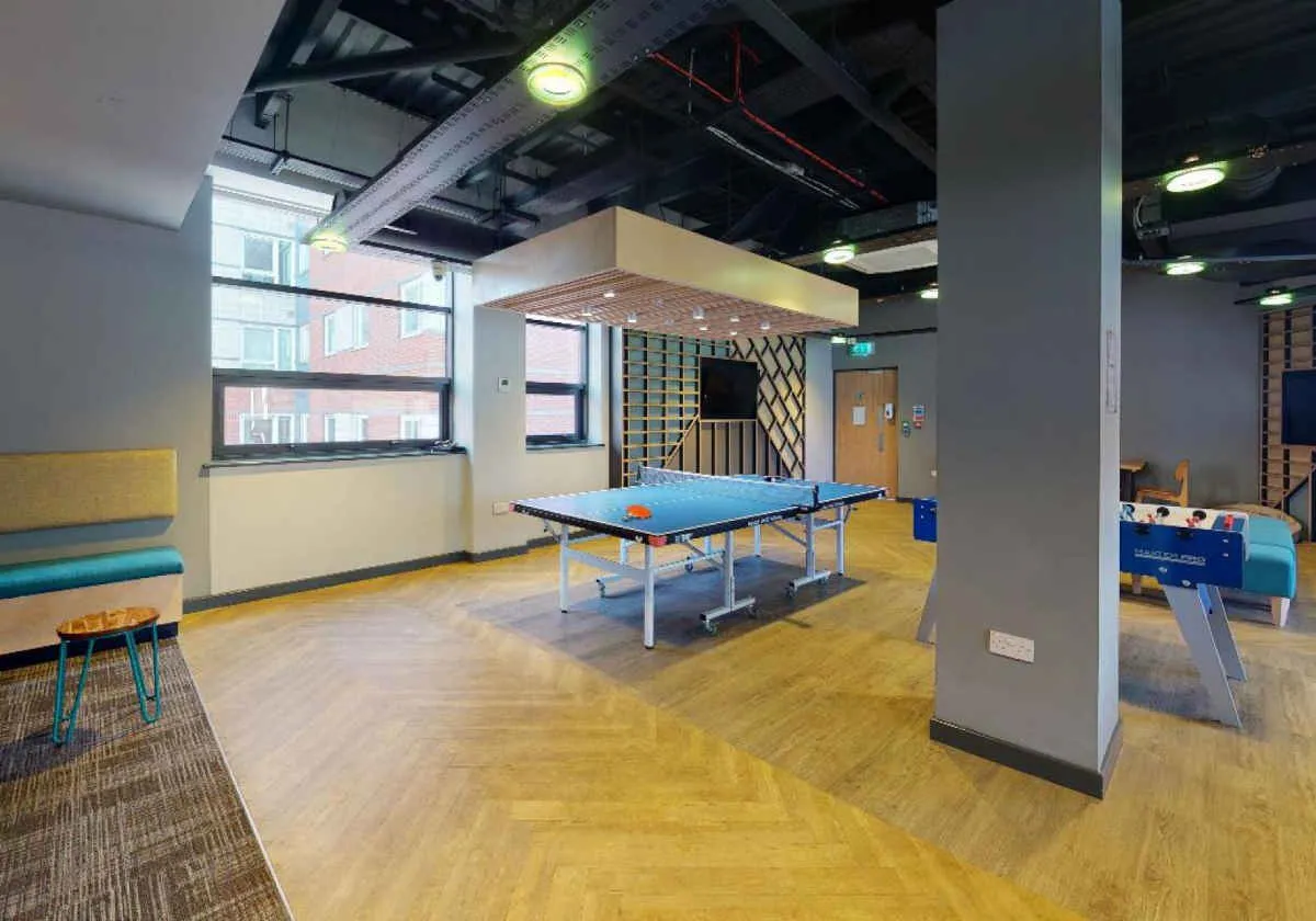 iQ Pavilions Lincoln 8