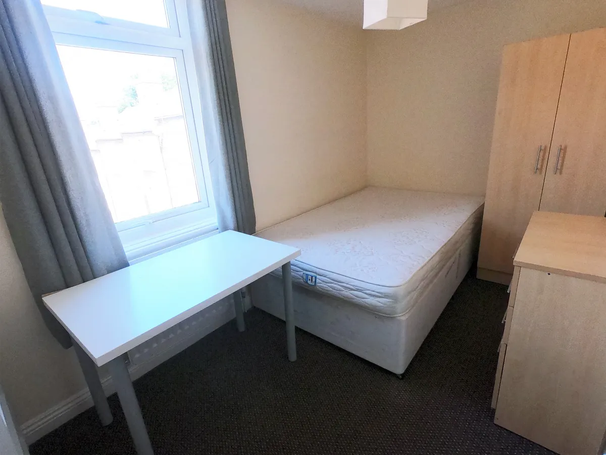 7 Bed House - Wanless Terrace Durham 8