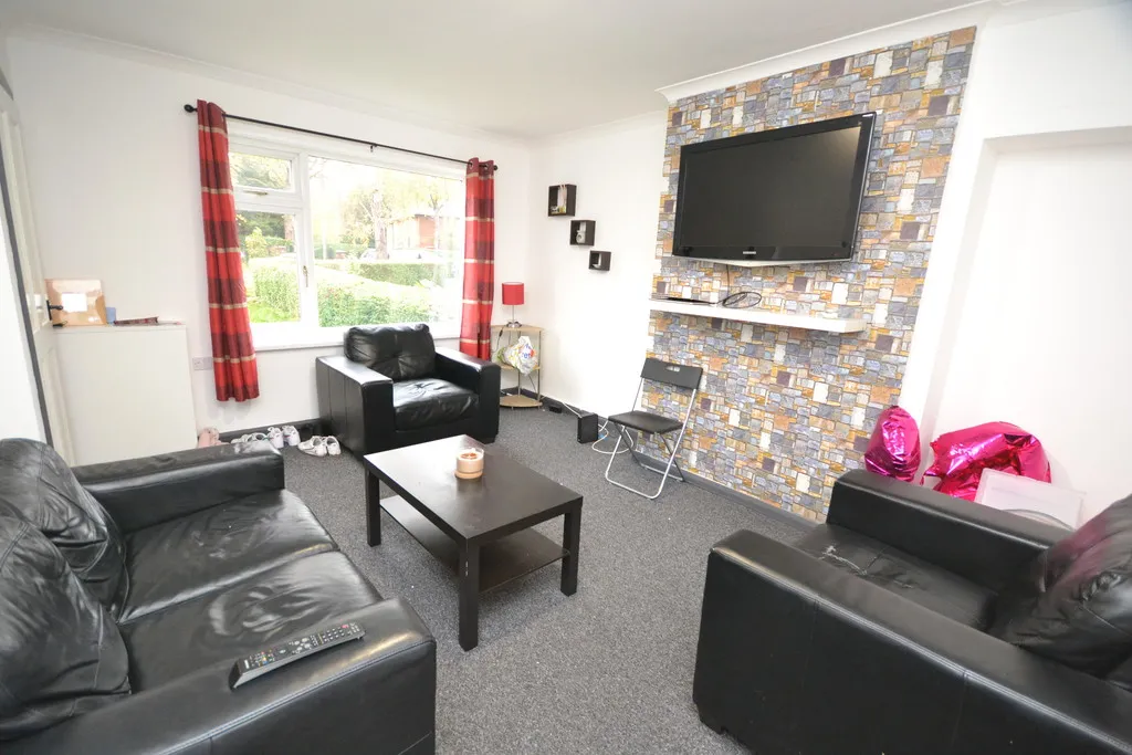 2 Hoyland Avenue Nottingham 1