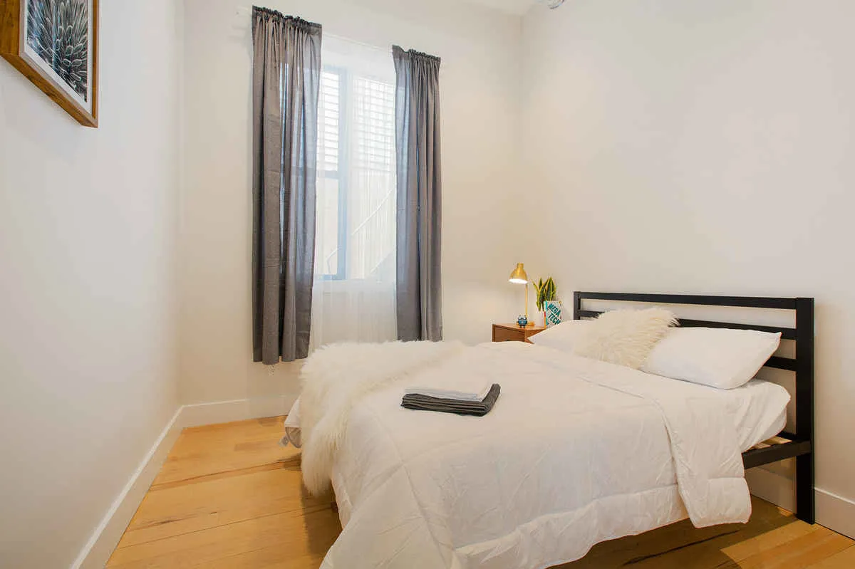 Montrose Williamsburg House New York 6