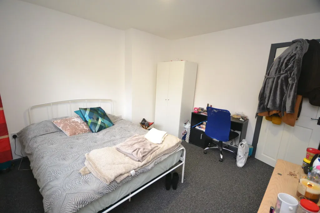 2 Hoyland Avenue Nottingham 2