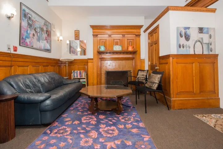 Furnished Top-Floor Private Room in Fenway Boston