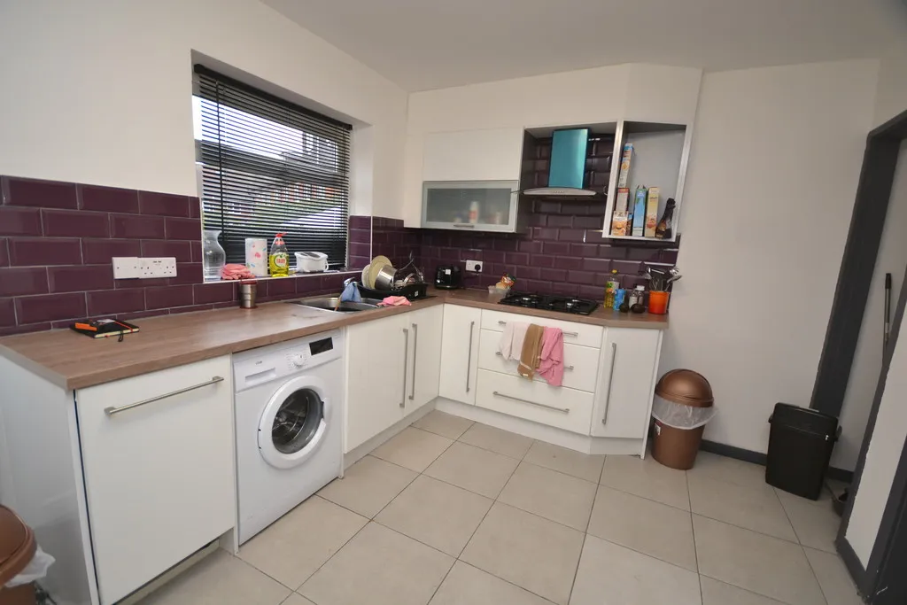 2 Hoyland Avenue Nottingham 5