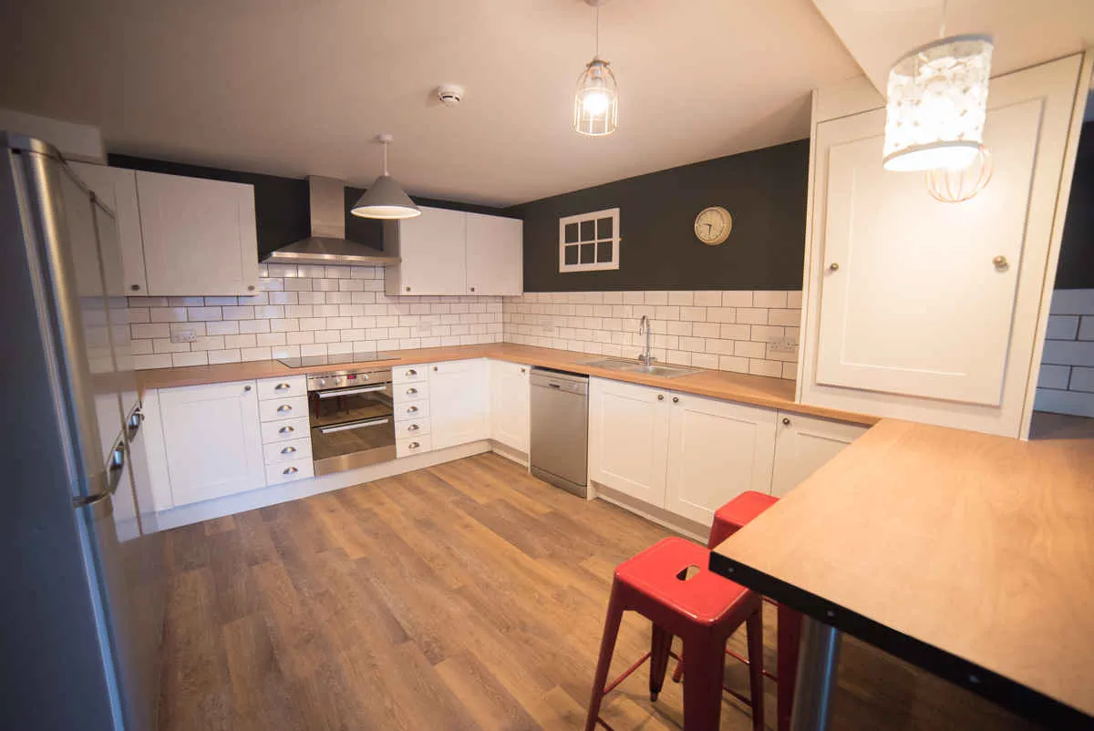 202 Mary Morris House Leeds 1