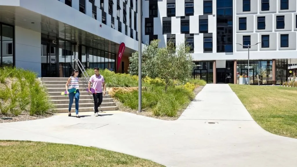 @ UC - UC Lodge Canberra 1