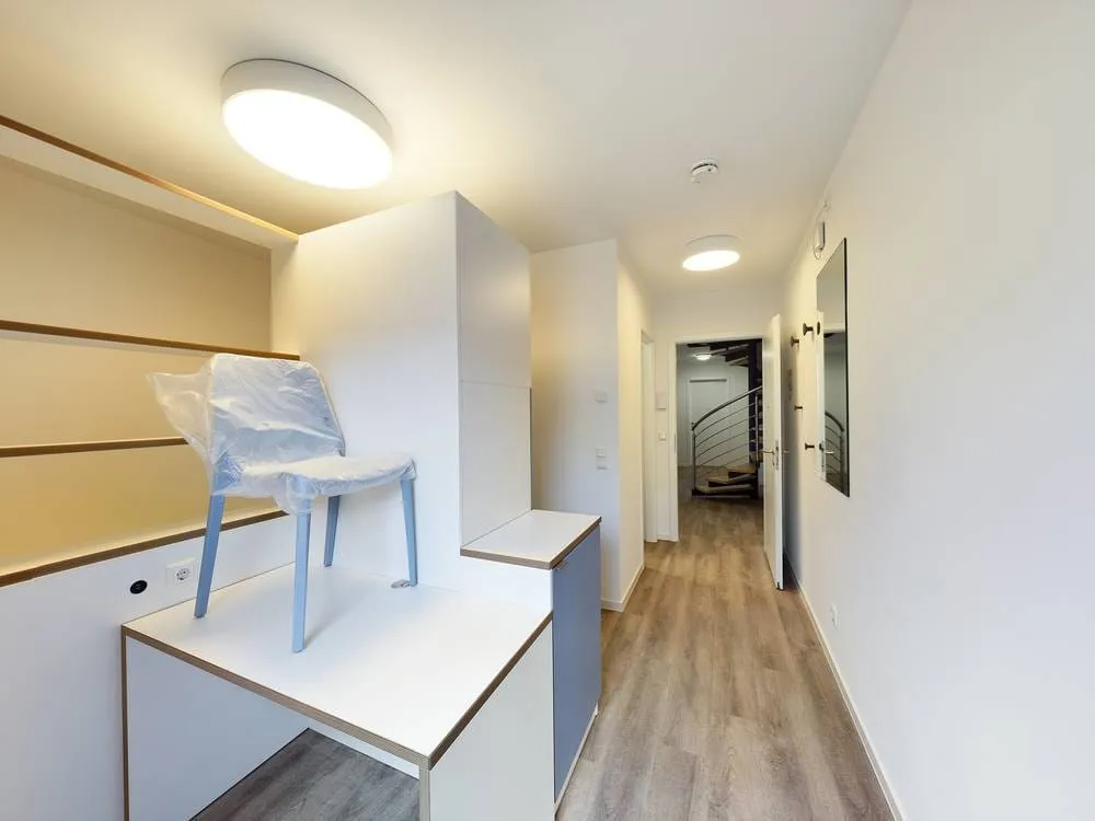 Fully furnished private room with balcony in a 6 people shared apartment Berlin