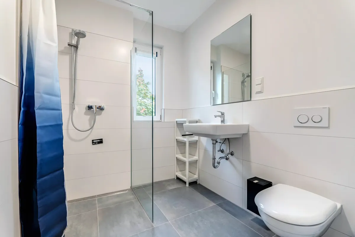 Fully furnished private room with balcony in a 5 people shared mixed apartment Berlin 7