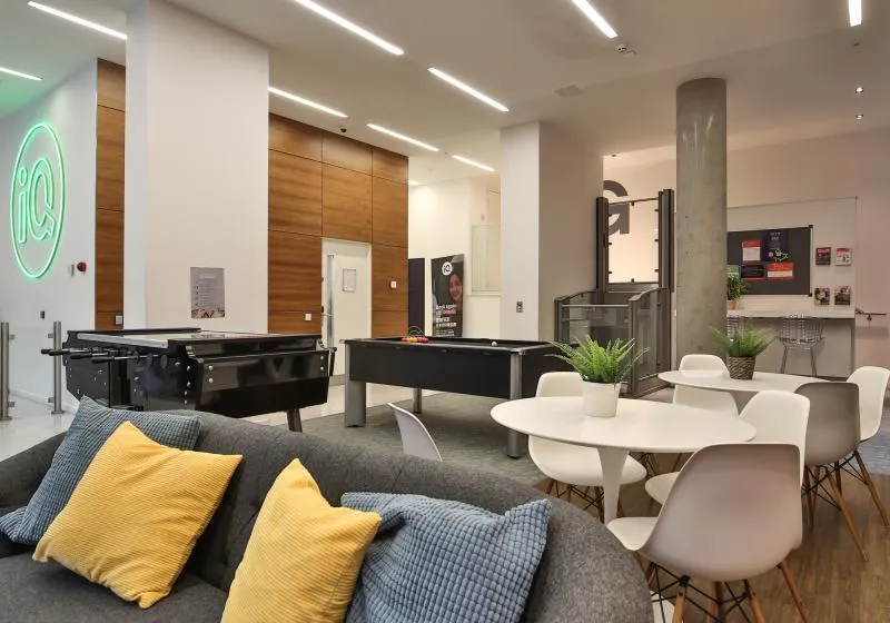 iQ Bankside London 8