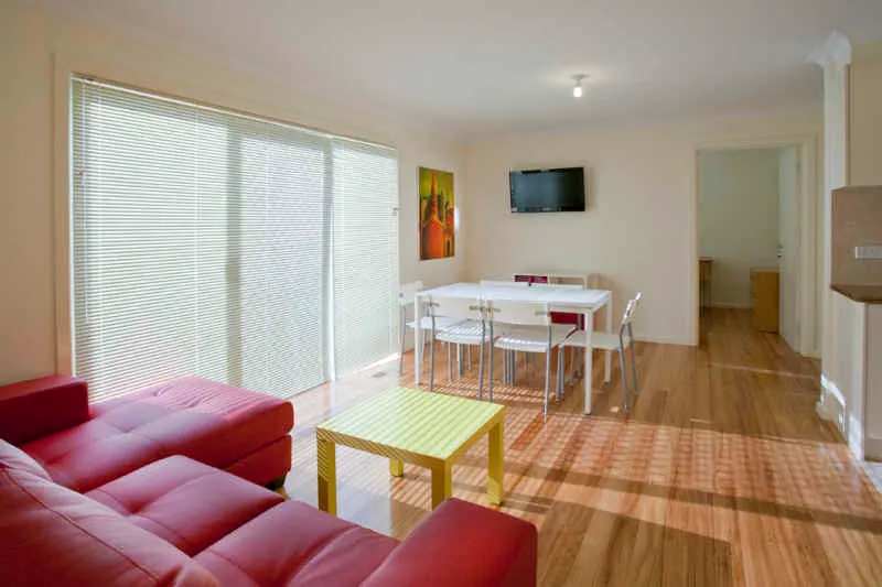 Sunset House Accommodation Melbourne 4
