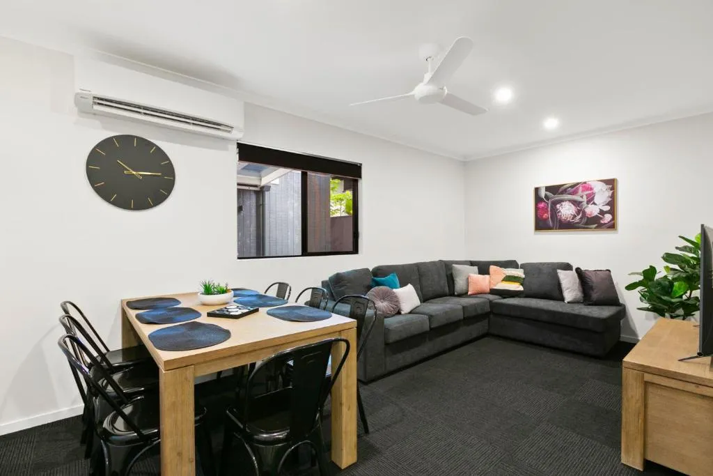 92 Martyn Street Cairns 9