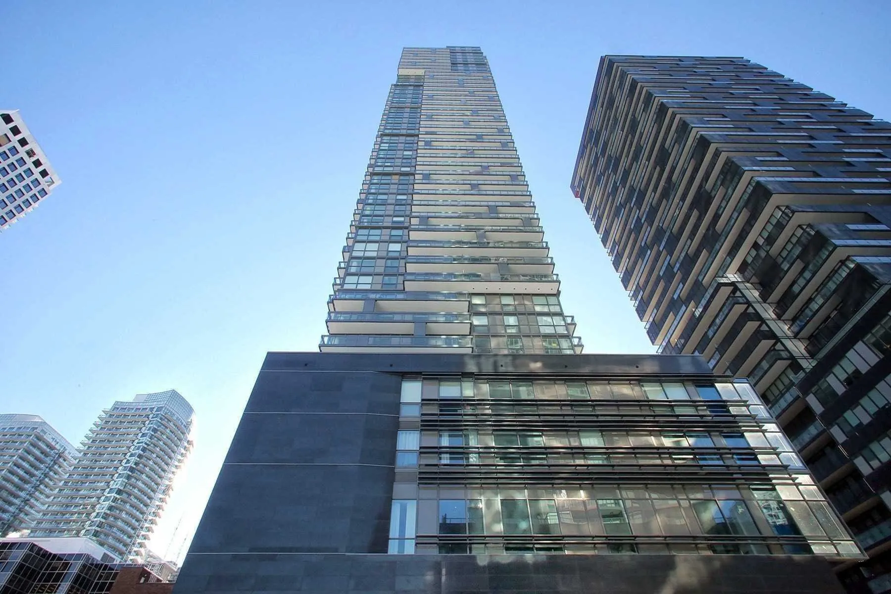 39 Roehampton Ave Toronto