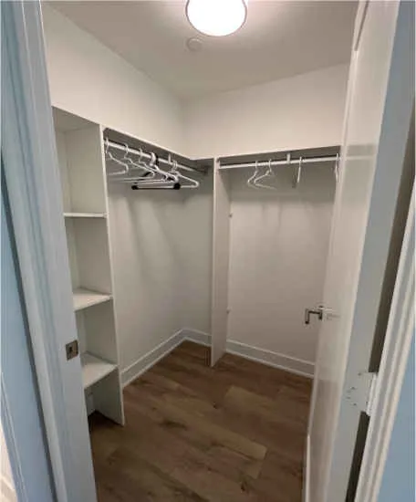 575 Bloor St E Toronto 4