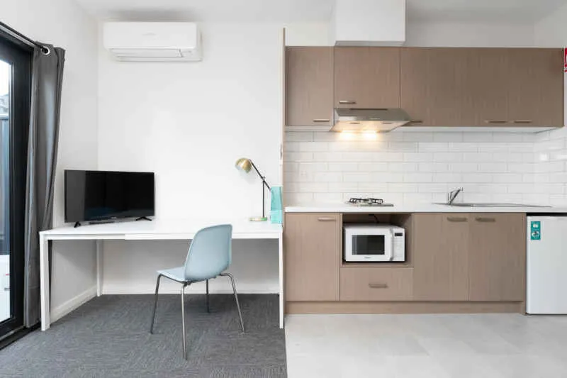 77 Elgar Road Melbourne 2