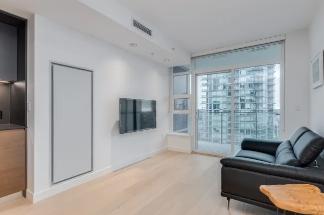 1209 - 1289 Hornby St Vancouver 4