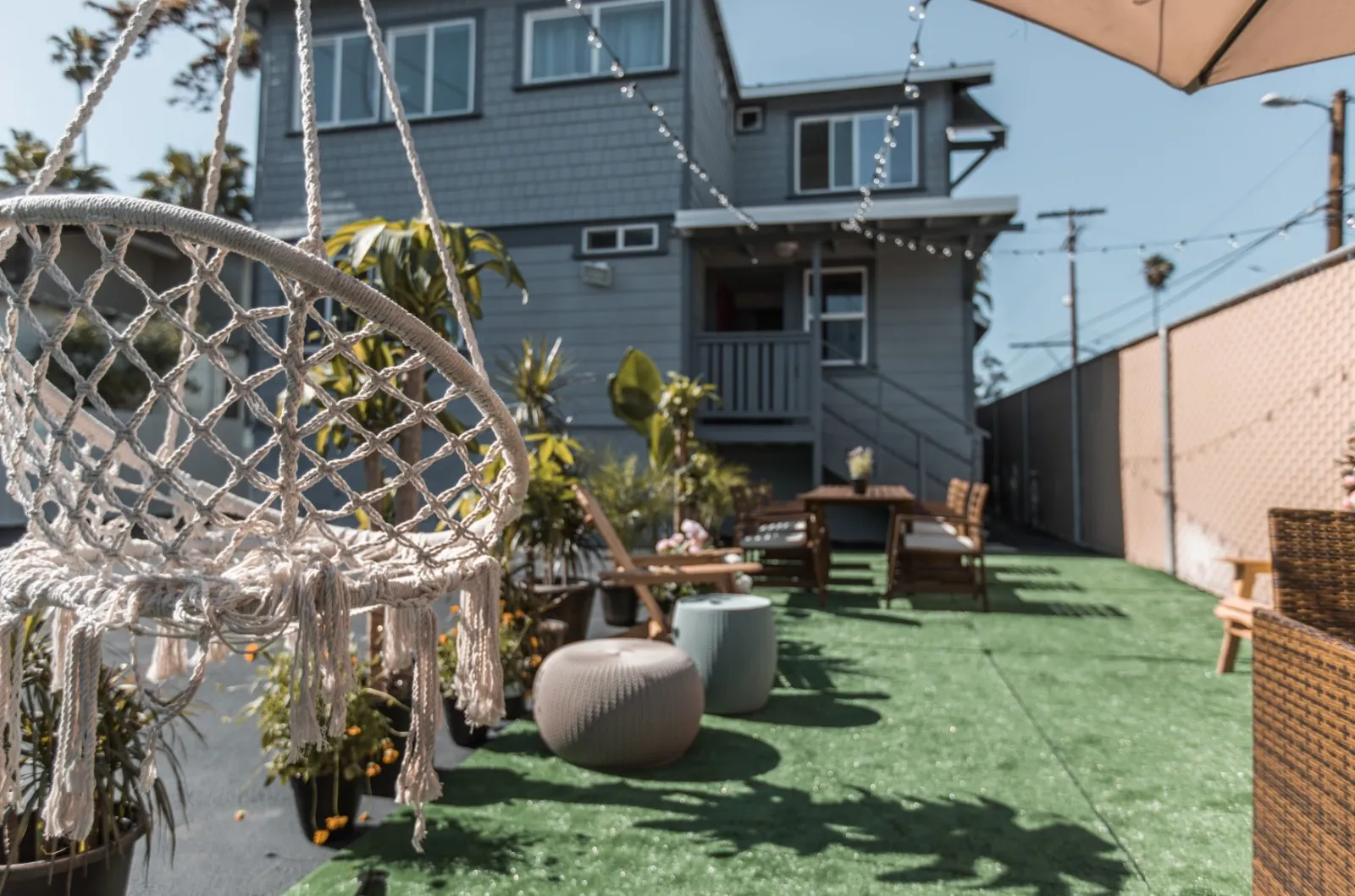 6118 Carlos ave Los Angeles 0