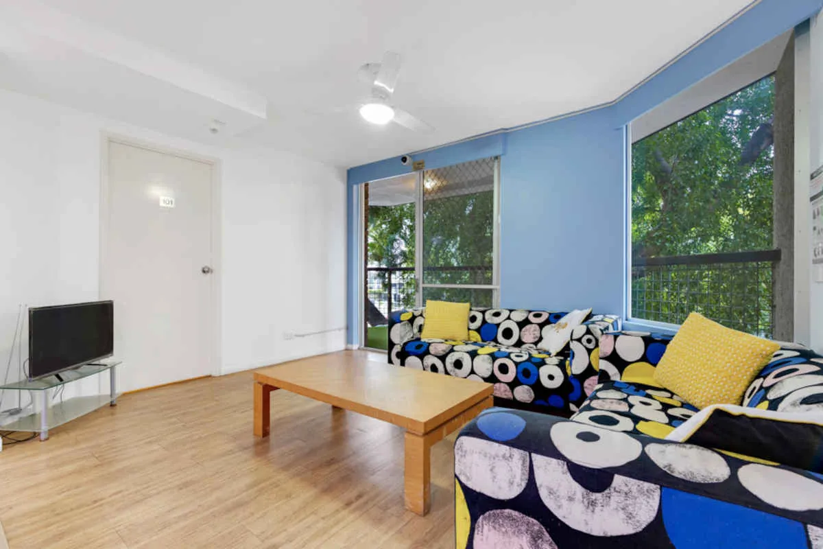 77 Sir Fred Schonell Dr Brisbane 9