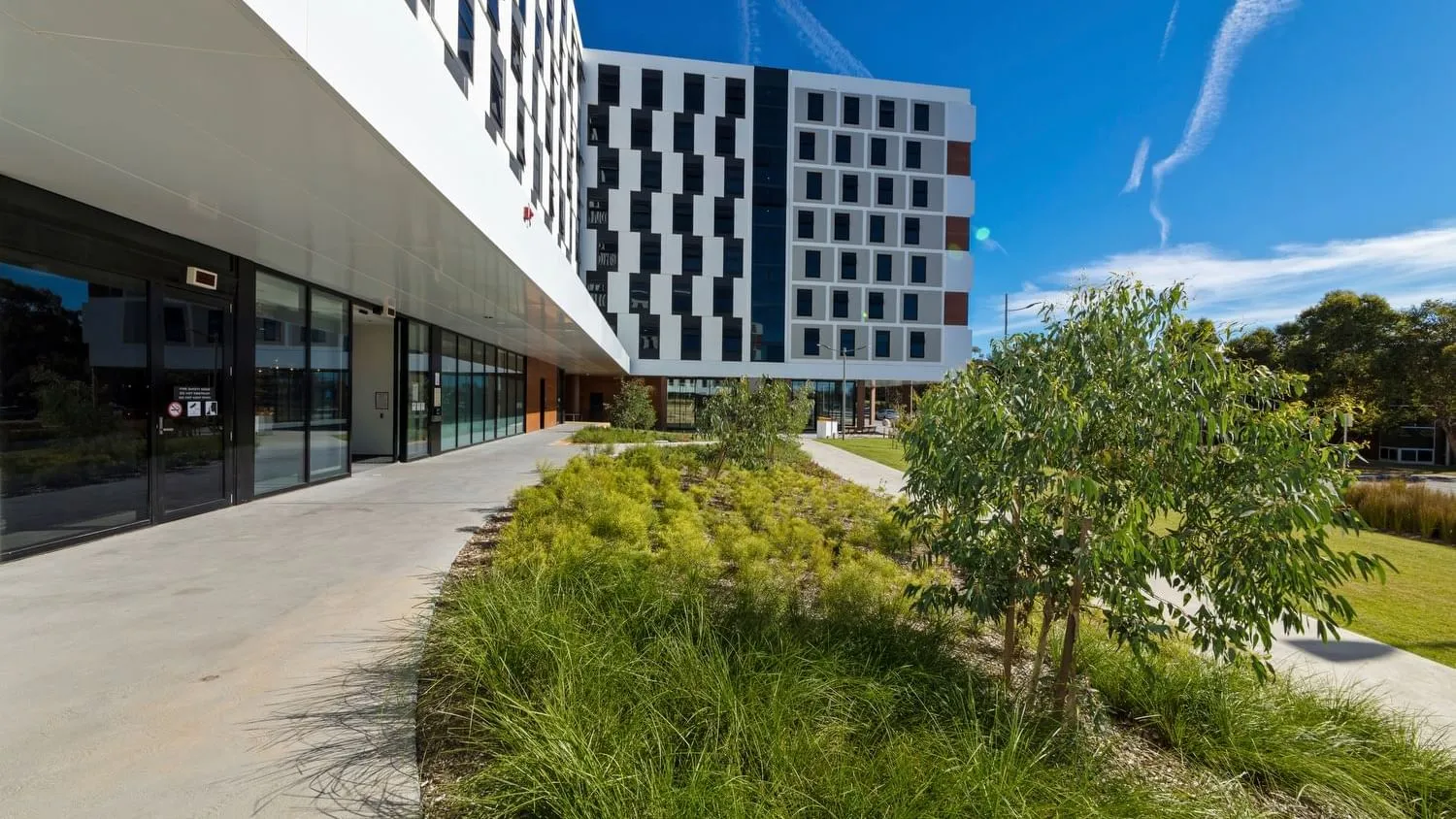 @ UC - UC Lodge Canberra 2