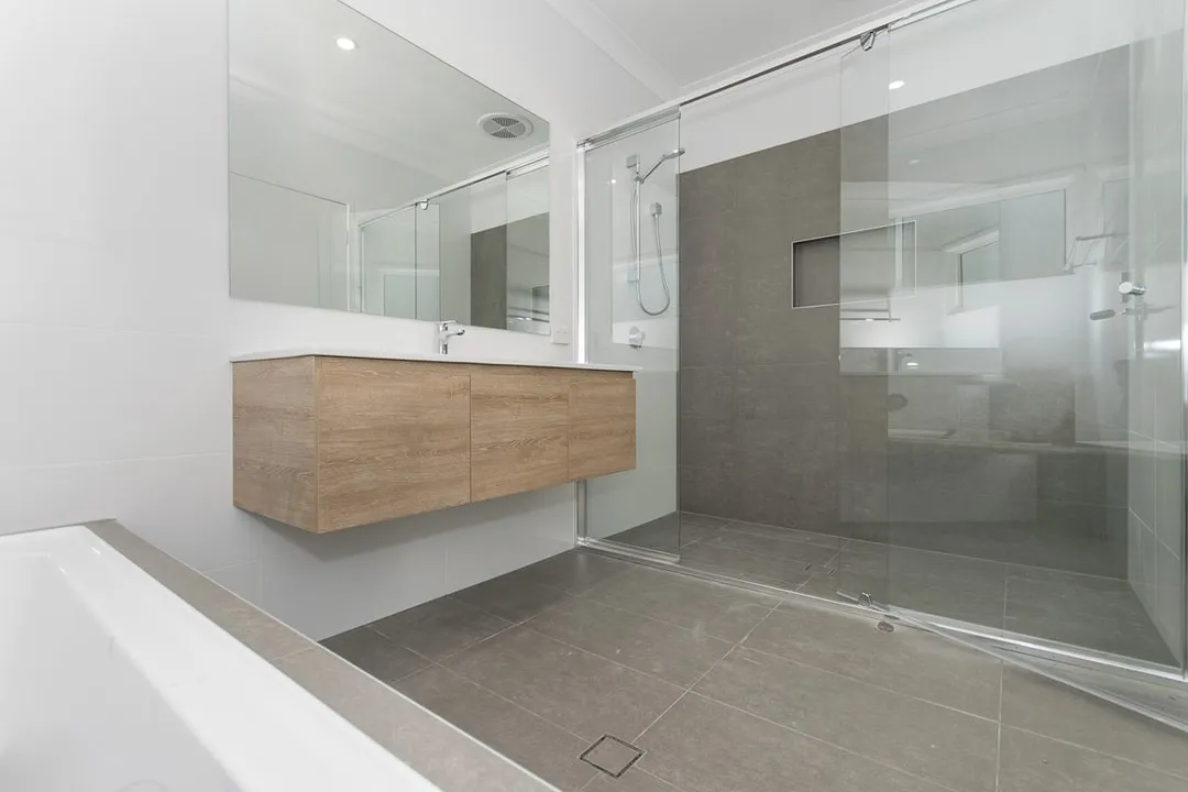 36 Glen St Brisbane 6