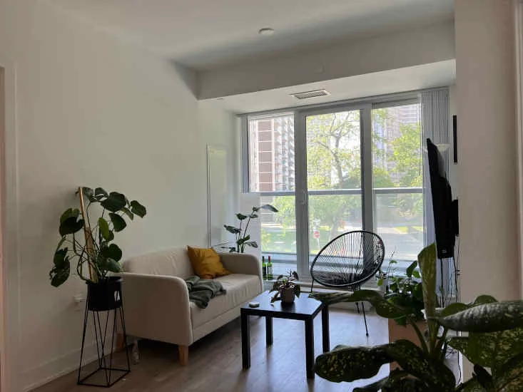 575 Bloor St E Toronto 1