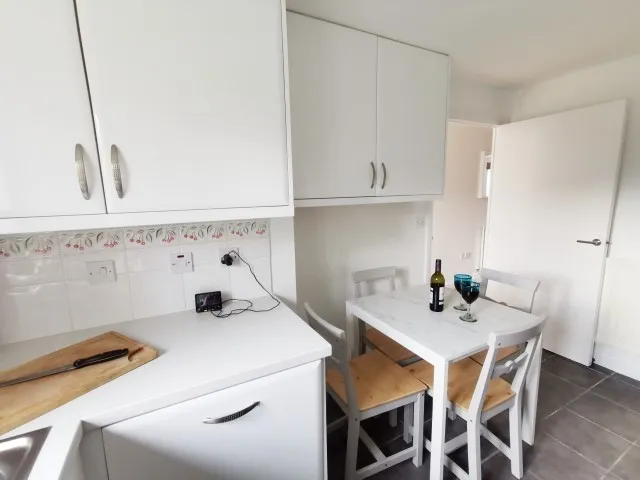 5 Watson Place Exeter 5