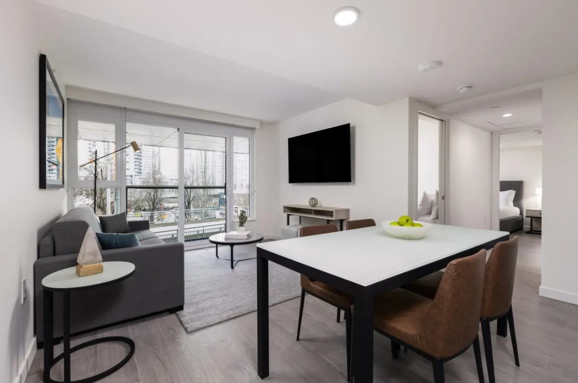 Level Howe Vancouver 4