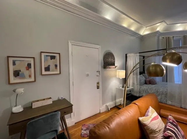 Oversized Furnished Brownstone Studio in Back Bay Boston 0