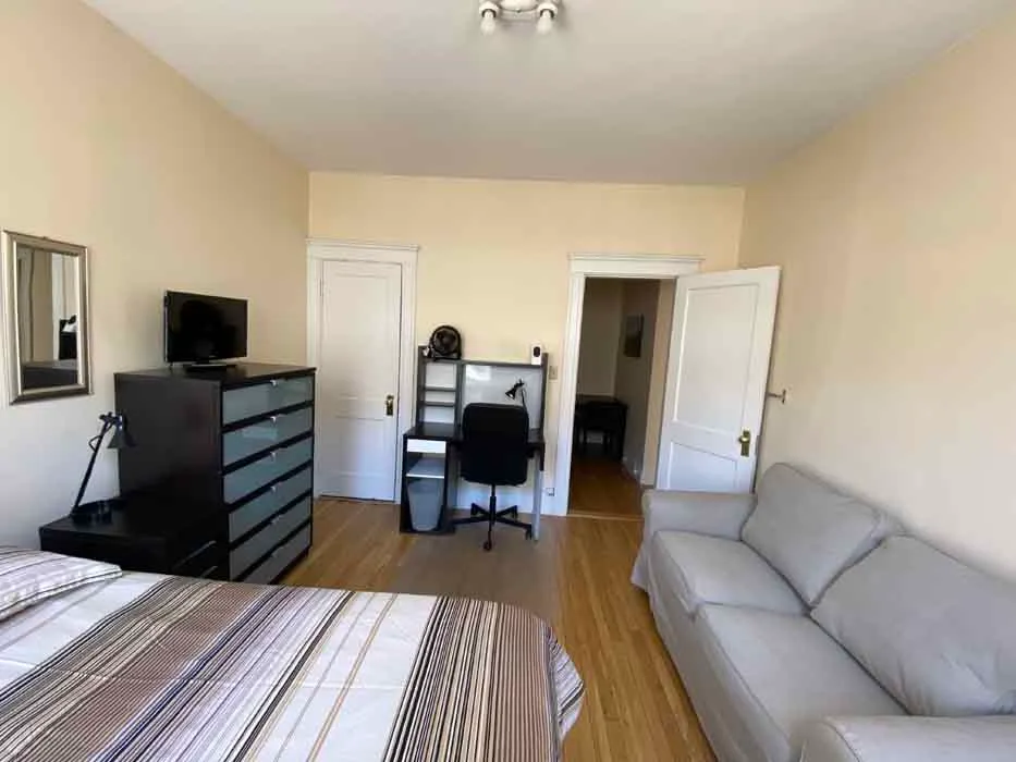 ESL Townhouse Brighton Boston 7