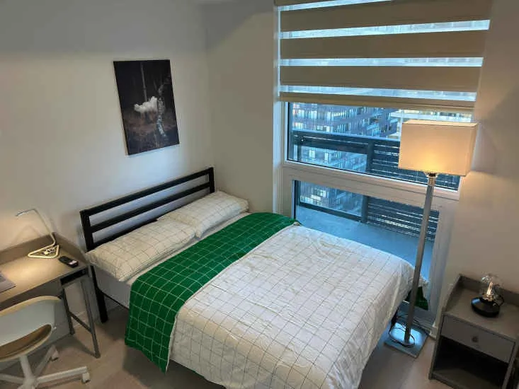 39 Roehampton Ave Toronto 5