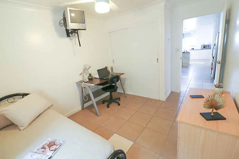 11 Cunningham St Brisbane 5