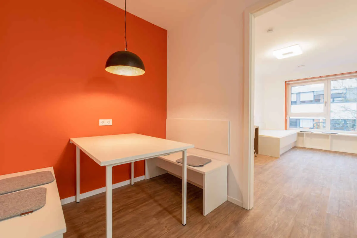 STUDENTS ONLY - Fully furnished private room in a 5 people shared apartment Berlin 2