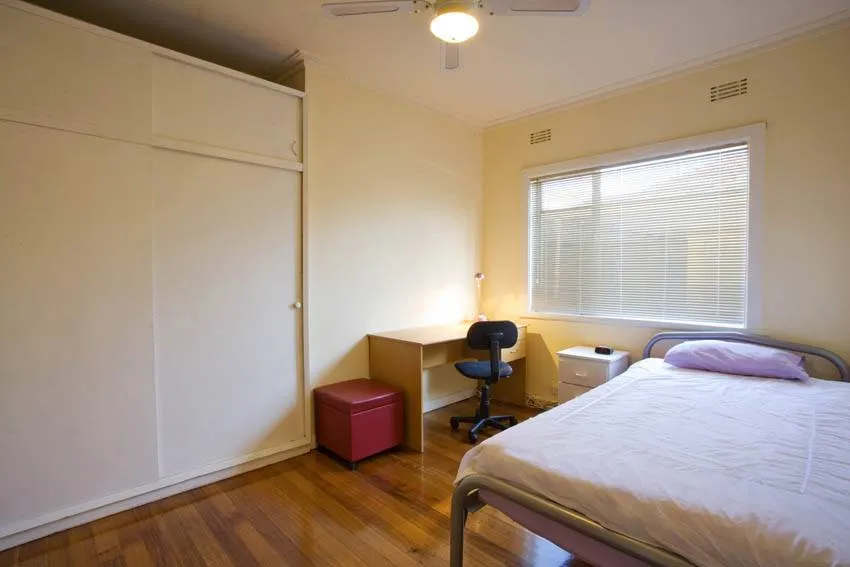 Classical House Accommodation Melbourne 4