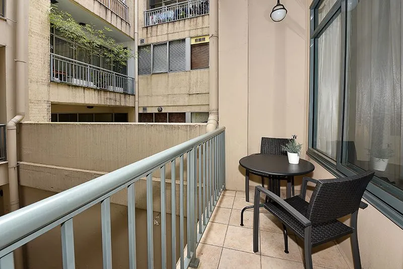 402 La Trobe Street Melbourne 5