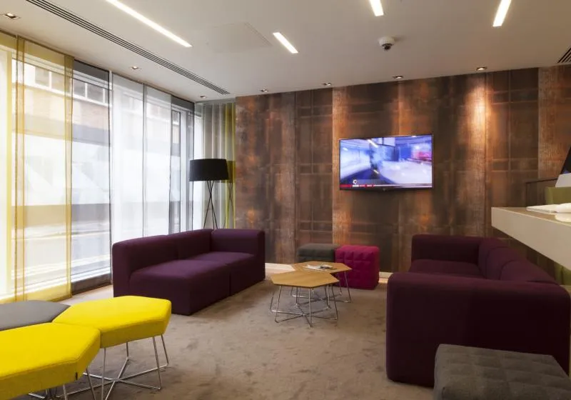 iQ City London 4