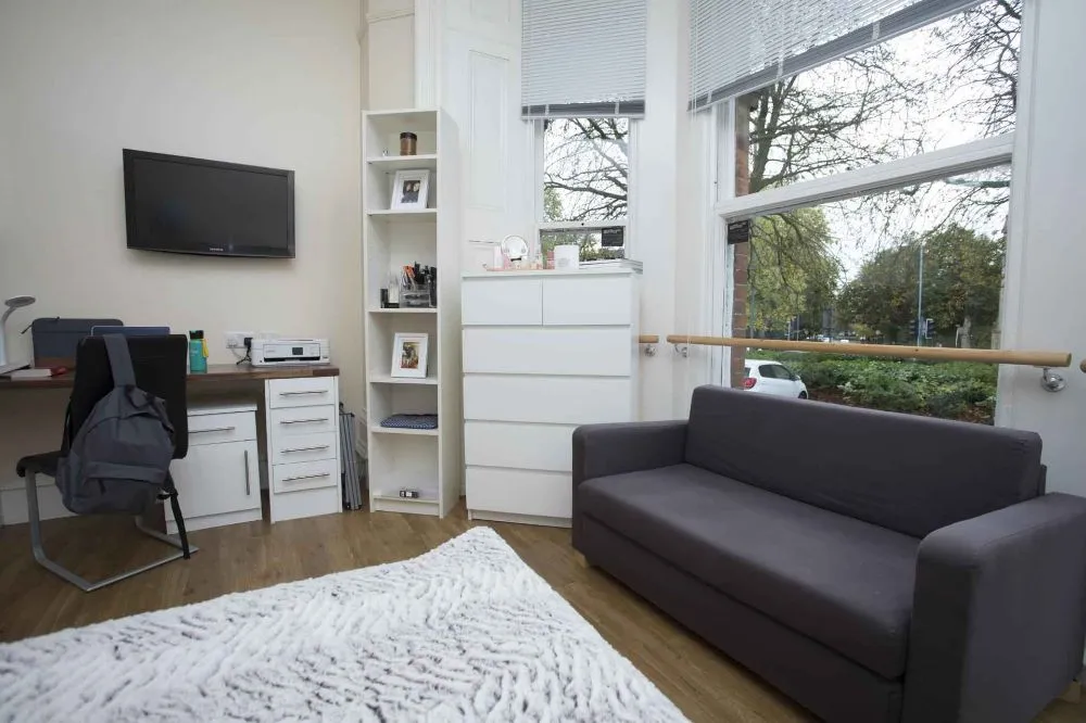 Daisybank Villas Manchester 4
