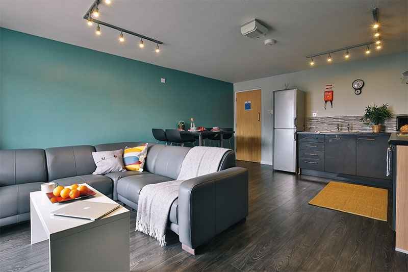 Student Liverpool University Living