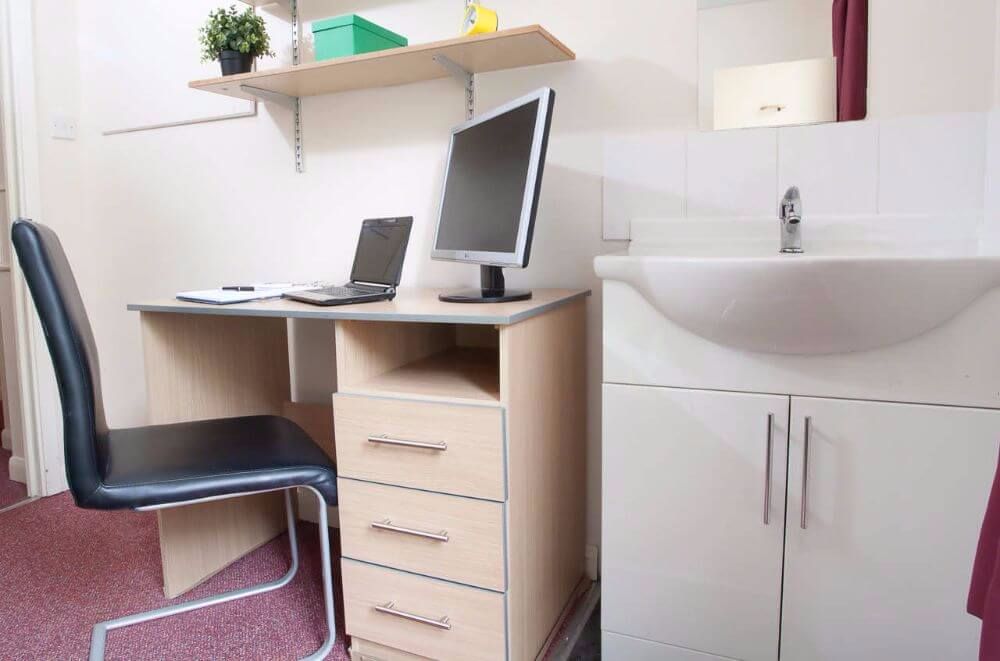 SAUCHIEHALL STREET Best in Glasgow City for Students